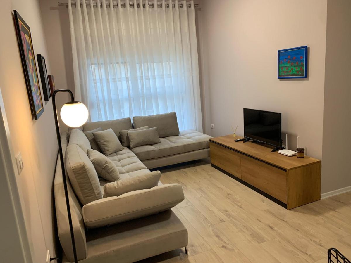 Lovely 1-Bedroom Condo In Tirana Wifi-Netflix-Ac מראה חיצוני תמונה