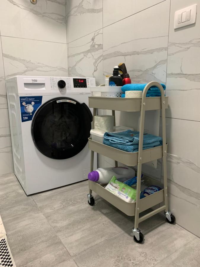 Lovely 1-Bedroom Condo In Tirana Wifi-Netflix-Ac מראה חיצוני תמונה